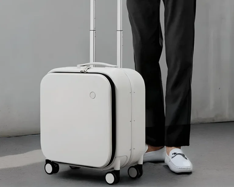 suitcase with compartments